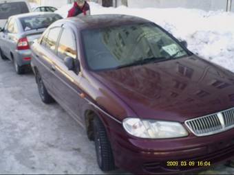 2001 Nissan Sunny Photos