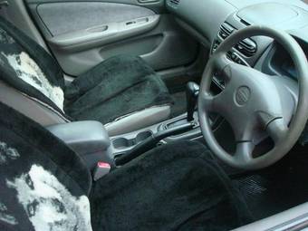 2001 Nissan Sunny Photos