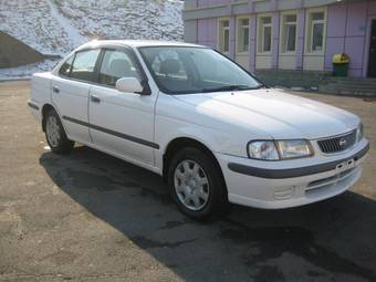 2001 Nissan Sunny Pictures