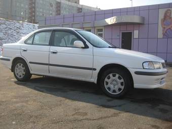 2001 Nissan Sunny Pictures