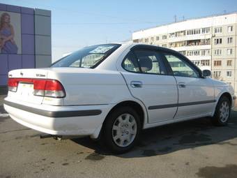 2001 Nissan Sunny Photos