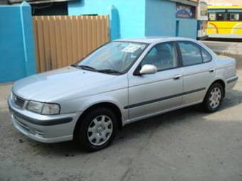 2001 Nissan Sunny Pictures