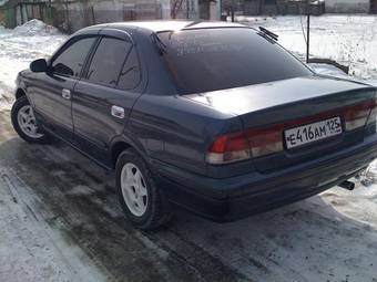 2001 Nissan Sunny Photos