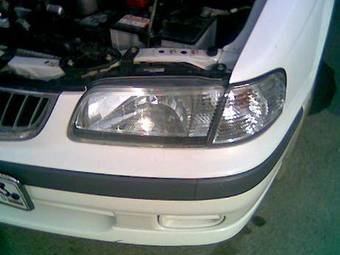 2001 Nissan Sunny Photos