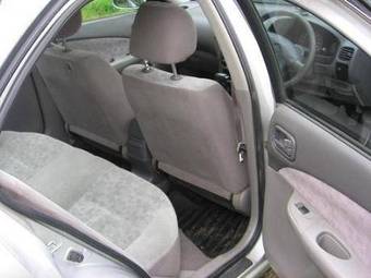 2001 Nissan Sunny Pictures