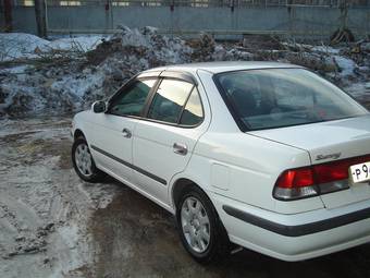 2001 Nissan Sunny Photos