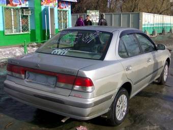 2001 Nissan Sunny Wallpapers