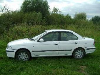 2001 Nissan Sunny Pictures