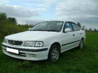 2001 Nissan Sunny Pictures