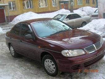 2001 Nissan Sunny Pictures