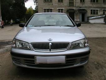 2001 Nissan Sunny Pictures