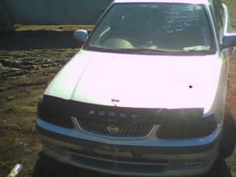 2001 Nissan Sunny Pictures