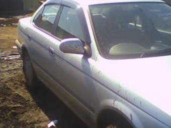 2001 Nissan Sunny Photos