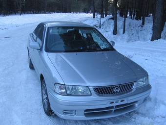 2001 Nissan Sunny Photos