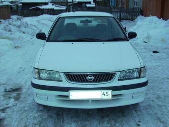 2001 Nissan Sunny Pictures