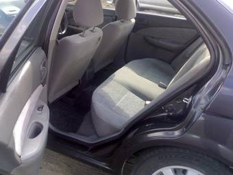 2001 Nissan Sunny Pictures