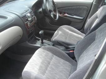 2001 Nissan Sunny Pictures