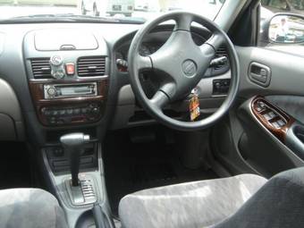 2001 Nissan Sunny Pictures