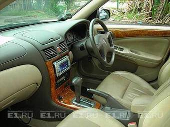 2001 Nissan Sunny Photos