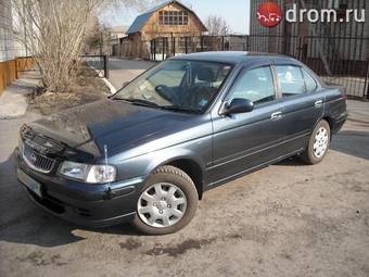 2001 Nissan Sunny Pictures