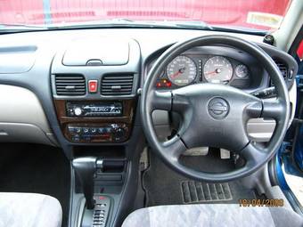 2001 Nissan Sunny Pictures