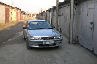 2001 Nissan Sunny Pictures