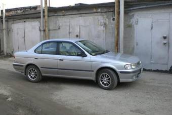 2001 Nissan Sunny Pictures