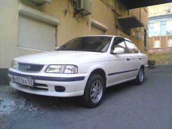 2001 Nissan Sunny Photos