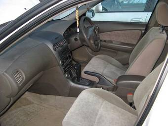 2001 Nissan Sunny Photos