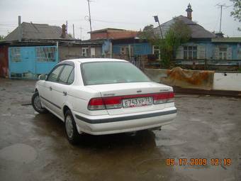 2001 Nissan Sunny Photos