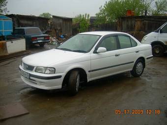 2001 Nissan Sunny Photos