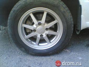 2001 Nissan Sunny Pictures