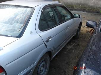 2001 Nissan Sunny Pictures