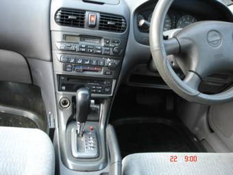 2001 Nissan Sunny Pictures