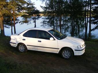 2001 Nissan Sunny Photos