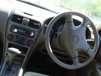 2001 Nissan Sunny Photos