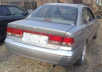 2001 Nissan Sunny Pictures