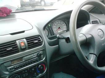 2001 Nissan Sunny Pictures