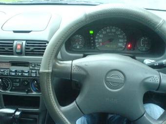 2001 Nissan Sunny Photos