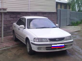 2001 Nissan Sunny Pictures