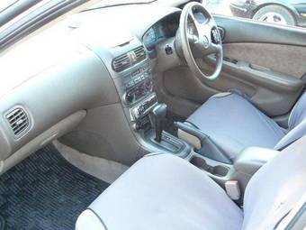 2001 Nissan Sunny Pictures
