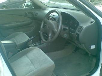2001 Nissan Sunny Pictures