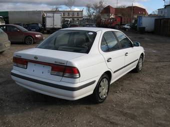 2001 Nissan Sunny Photos