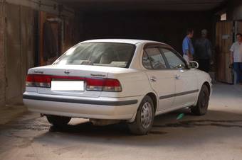 2001 Nissan Sunny Pictures