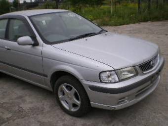 2001 Nissan Sunny Pictures