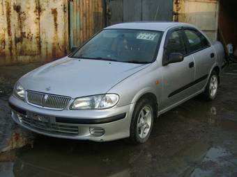 2001 Nissan Sunny Photos