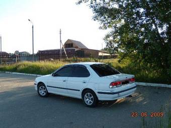 2001 Nissan Sunny Pictures