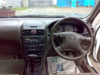 2001 Nissan Sunny Pictures