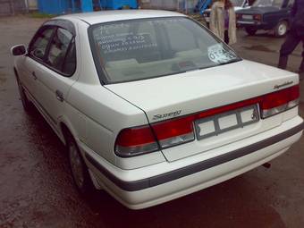 2001 Nissan Sunny Photos