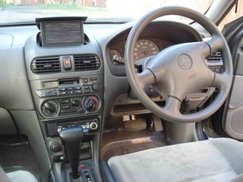 2001 Nissan Sunny Pictures